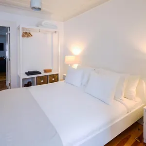 https://sunny-and-stylish-apartment-11-min-to-the-center.hotels-lisbon-portugal.com
